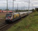 Spieglein, Spieglein an der Wand,wer ist die schnste bei DB-Fernverkehr?doch wohl nicht 101 141-0 oder?101 141-0 mit IC 2216 Stuttgart-Greifswald bei der Einfahrt im Rostocker Hbf mit +36 Minuten