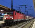 Beim warten auf IC2216 kam mir 143 841-5 mit ihrer S1 von Rostock Hbf nach Warnemnde im Rostocker Hbf vor die Linse.01.11.2011