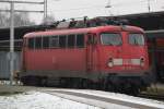 110 438-9(DB-Regio Dortmund)zu Gast im hohen Norden Sie bespannte spter IC2409 Rostock-Kln bis Hamburg Hbf.11.12.2011