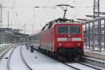 120 114-4+IC 2212 von Koblenz Hbf nach Ostseebad Binz bei der Ausfahrt im Rostocker Hbf.29.01.2012