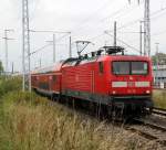 Da der Gegenzug aus Hamburg mit +50 Minuten Versptung unterwegs war Grund technische Strung am Zug,musste 112 118-5 mit RE1 als Ersatzzug von Rostock Hbf nach Hamburg Hbf fahren war richtig voll der