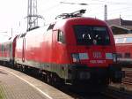 182 006-7 mit RE 38591 von Warnemnde Richtung Berlin Hbf(tief)abgestellt im Bahnhof Warnemnde.(09.10.10) 