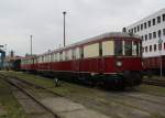 VT 137 099 mit Beiwagen VB 147 052 vom Mecklenburgischen Eisenbahn-und Technikmuseum stand zu den Schweriner Modellbahn-Tagen drauen zur besichtigung.29.09.2012