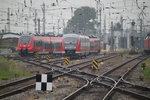 442 358 als S3(Warnemünde-Priemerburg)bei der Ausfahrt im Rostocker Hbf.17.06.2016