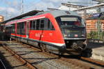 statt Talent 2 fuhr 642 054-0 als RB 13261 von Rostock Hbf nach Ribnitz-Damgarten West bei der Ausfahrt im Rostocker Hbf.30.10.2017