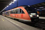 Etwas ausgeblichen sah die Farbe des 642 685 am 10.02.2025 im Rostocker Hbf. aus