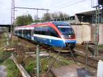 Ein dreiteiliger Talent-Dieseltriebwagen der Prignitzer Eisenbahn ist am 25.04.2008 auf dem Weg von Oberhausen nach Dorsten im Bahnhof Gladbeck-West unterwegs.