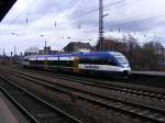 Ein dreiteiliger Talent-Dieseltriebzug der NordWestBahn ist am 11.03.2009 im Bahnhof von Herne unterwegs.