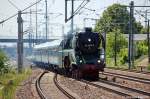 02 0201-0 mit dem DPE 80377 von Leipzig nach Berlin Schneweide in Berlin Schnefeld-Flughafen. Am Haken hatte sie eine Alex Garnitur und als Schublok die 183 003. 02.06.2011