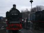 Nachdem Wassernehmen bei 99 1782 lief das Wasser aus dem Wasserkran am 19.Februar 2011 in der Einsatzstelle Putbus weiter.