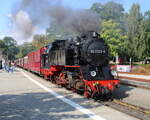 99 2323-6 bei der Einfahrt am 23.09.2023 in Bad Doberan