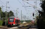 DB 648 468/968 und im Block dahinter die wartende DBCSC 185 327-1 mit ihrem Güterzug in Warteposition da im Bhf Jübek zusätzlich zum Rangierunfall noch eine Weiche streikte.