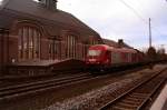 OHE ER 20 270082 mit Containerzug durchfhrt den Bahnhof Bremerhaven Hbf   am 12.02.2011 in Richtung Bremen.