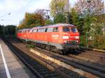 Eine Doppeltraktion aus DB 225 ist am 14.10.2008 in Bochum-Hamme unterwegs.