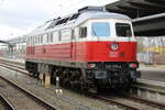 232 079-8 am 25.02.2022 bei der Ausfahrt im Rostocker Hbf.