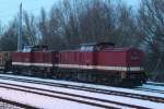 204 347-9+204 311-5 mit Holzzug von Rostock-Bramow nach Stendal-Niedergrne abgestellt im Bahnhof Rostock-Bramow.25.01.2013 