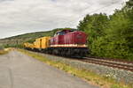 In Th�ngersheim ist 1203 843-8 mit Bauzug von Schweerbau gen W�rzburg Hbf unterwegs. 19.7.2026