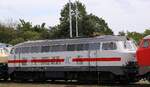 DB 218 341-6 genießt ihre Sonntagsruhe im Bw Niebüll. 20.07.2025