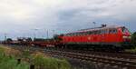 DB 218 835-7 mit einer SyltShuttle Wageneinheit registriert unter 65 80 9804 007-9 A-H Gattung DD991 abgestellt in Nieb�ll. 28.06.2026