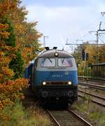 EGP 225 002-5 verlässt mit ihrem nun leeren Düngertransport Jübek gen Flensburg. 25.10.2022