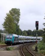Paribus/NAH.SH/DB 245 211-8 hat hier mit dem RE 6 aus Hamburg kommend Einfahrt in Husum.
