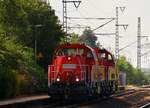 DB 261 055-8 und 035-0 festgehalten bei der Einfahrt in Jübek(Gegenlichtaufnahme) 14.06.2014