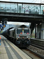 br-1-266-class-66-jt42cwr/831719/rhc-266-022-1-mit-oelern-in RHC 266 022-1 mit Ölern in Heidelberg Pfaffengrund/Wieblingen am 18.4.2023 