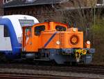 Northrail/NOB 335 106-1 zog eine Married-Pair Einheit aus der Abstellgruppe in den Bahnhof Husum. Aufgenommen Husum-Nord 26.03.2014