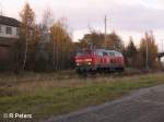 218 213-7 rollt solo durch Wiesau/Oberpfalz.