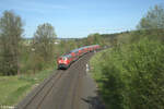 218 403-3 mit dem RE2 RE4861 Hof - München bei Röslau.