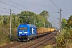 Press-Hercules 253 015 rollt mit einem Holzzug am 09.10.2012 durch Sildemow in Richtung Schwerin.Der Zug ist in Rostock-Bramow gestartet und fhrt nach Stendal.