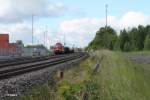 233 217-9 beim Anfahren mit dem morgentlichen 45367 NN - Cheb beim warten auf die berholung durch 612er mit RE und Vogtlandbahnin Wiesau.