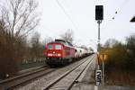 233 289-8 brachte einen mit 35 Wagen gut ausgelasteten Gaskesselzug von Mhldorf nach Mnchen-Nord.