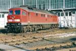 Die 234 180 sonnt sich am 20.11.2002 im Bw Cottbus.