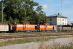 293 891 (AL 43) und 293 908 (AL 44)durchfahren den Bahnhof Kaufering in Richtung Buchloe am 28.September 2012.