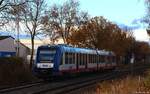 622 151-8/651-7 der AKN fuhr am 20.11.16 als A2 (AKN 574) nach Norderstedt Mitte bei Friedrichsgabe am Fotografen vorbei.