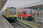 Noch wird auf der DB Hochrheinstrecke in Richtung Waldshut gedieselt: Doch schon bald soll die Strecke elektrifiziert werden. 
In Basel Bad Bf warten der DB 612 053 als R3 3051 nach Singen und der DB 644 049 als RB 30 17241 nach Lauchringen auf die Abfahrt.

15. März 2025