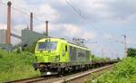 br-248-vectron-dualmode/852170/atlucaptrainitl-248-037-4-passiert-mit-einem ATLU/Captrain/ITL 248 037-4 passiert mit einem Langschienenzug die Kokerei Prosper in Bottrop, 05.06.2024