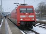 101 043-8 mit dem IC 2377 Binz-Frankfurt/Main,am 16.Februar 2013,in Bergen/Rgen.