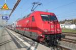 Die CEWE-Fotobuch Werbelok 101 076-8+120 110-2(hinten)mit IC 2213 von Ostseebad Binz nach Stuttgart Hbf kurz vor der Ausfahrt im Rostocker Hbf am 05.10.2014 