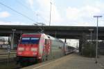 101 110  Eintracht Frankfurt  am 25.02.2015 mit IC 2373 in Hamburg-Harburg