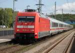 101 054-5 mit IC 2213(Binz-Stuttgart)bei der Einfahrt in Bergen Auf Rgen.31.05.2015