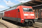 101 094-1 mit IC 2182(Hannover-Stralsund)kurz vor der Ausfahrt im Rostocker Hbf.23.04.2016