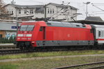 101 044-6 mit IC 2213(Binz-Stuttgart)kurz vor der Ausfahrt im Rostocker Hbf.28.10.2016