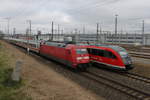 101 009-9 mit IC 2213(Stralsund-Stuttgart)bei der Ausfahrt im Rostocker Hbf.11.03.2017