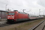 101 092-5 mit IC 2238(Leipzig-Warnemünde)bei der Durchfahrt in Warnemünde-Werft.15.04.2017