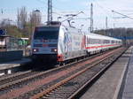 Die Hertha 101 144,am 07.Mai 2017,vor dem IC 2425 Binz-Berlin Hbf,beim Halt in Bergen/Rügen.