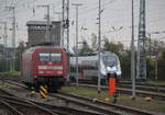 101 092-5 und 1442 677 abgestellt im Rostocker Hbf.14.10.2017