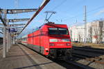 101 056-0 mit IC 2409(Stralsund-Köln)bei der Einfahrt im Rostocker Hbf.01.01.2018