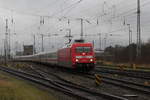 101 046-1 mit IC 2212(Koblenz-Binz)bei der Einfahrt im Rostocker Hbf.05.01.2018